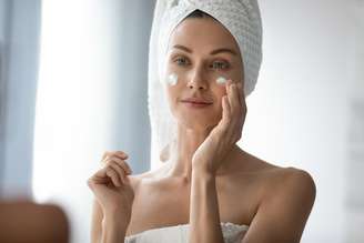 Confira como controlar a oleosidade da pele