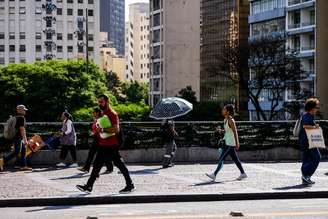 Registro de dia quente na cidade de São Paulo.