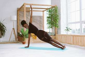 Confira como a yoga é boa para atletas de alto rendimento