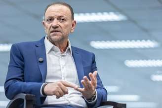 O presidente do PT, Edinho Silva, afirma ser necessário investigar de onde partem as ofensas a Lula.