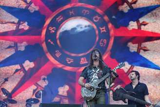 Banda Angra em show no Palco Sunset do Rock in Rio, em 2015