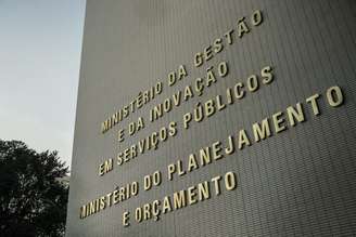 Segundo o governo, o bloqueio de R$ 1,6 bilhão ocorreu por causa de um aumento na projeção de despesas obrigatórias sujeitas ao limite do arcabouço