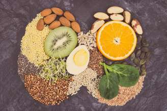 Manter uma alimentação equilibrada pode ajudar no bom funcionamento da tireoide