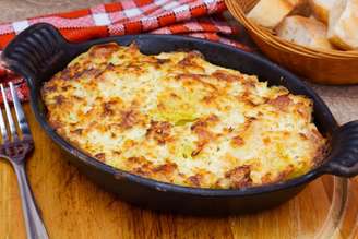 Bacalhau cremoso com alho-poró e vinho branco