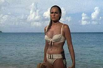 Ursula Andress em cena de 007