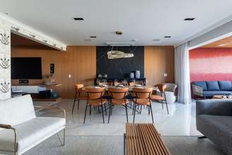 Peça-chave na decoração, o painel de madeira transforma qualquer ambiente com elegância e praticidade Projeto: Camila Palladino |