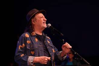 O cantor e compositor Alceu Valença, se apresenta neste sábado, no Parque Villa-Lobos