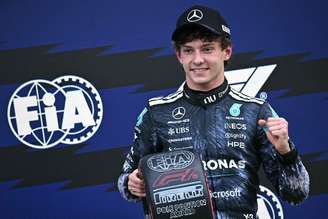 Kimi Antonelli celebra pole em Suzuka