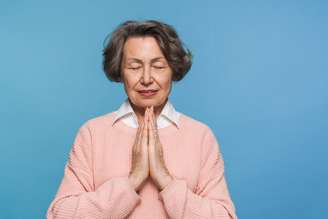 Veja algumas orações para fazer no final de semana