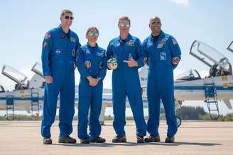 Os astronautas Jeremy Hansen, Christina Koch, Reid Wiseman e Victor Glover