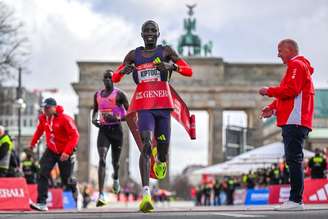 Andrea Kiptoo vence a Meia de Berlim (Foto: SCC EVENTS / Petko Beier)