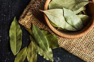 As simpatias podem ajudar a concentrar energia positiva, atrair oportunidades e fortalecer a sorte no amor, no dinheiro e na vida