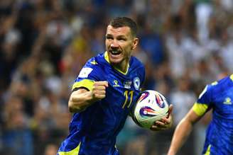 Edin Dzeko é esperança de gol da Bósnia contra Itália