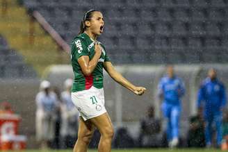 Palmeiras e Flamengo duelam pelo topo da tabela do Brasileirão feminino