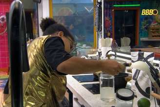 A água do frango pode conter bactérias que são causas frequentes de infecção alimentar