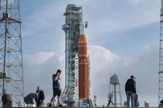 Foguete SLS já está posicionado para viagem rumo à Lua