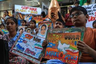 Manifestação em Mumbai, na Índia, contra guerra no Irã