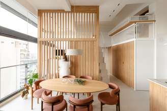 Além de valorizar a decoração, as divisórias se adaptam a diferentes necessidades sem exigir grandes intervenções Projeto: Freijó Arquitetura |