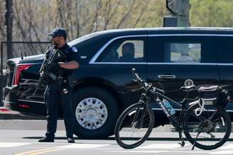 Presidente dos EUA, Donald Trump, deixa Suprema Corte de carro em Washington
1º de abril de 2026 REUTERS/Kylie Cooper