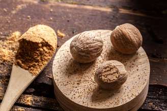 Descubra rituais com noz