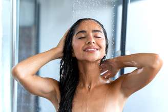 Banho de ervas é um dos rituais usados para proteção espiritual