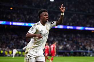 Vinicius Júnior (Real Madrid) celebrando seu gol contra o Benfica, no dia 25.02.2026. 