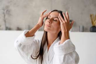 A perda de peso pode impactar o volume facial e influenciar a aparência