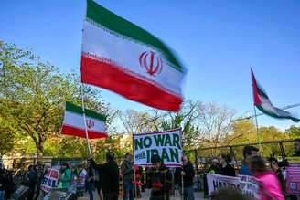 Manifestação diante da Casa Branca contra guerra no Irã