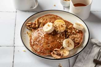 Panqueca americana proteica de banana e aveia