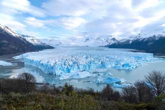Vista da monumental geleira Perito Moreno, na Patagônia argentina