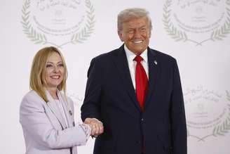 Giorgia Meloni e Donald Trump em encontro no Egito, em outubro de 2025