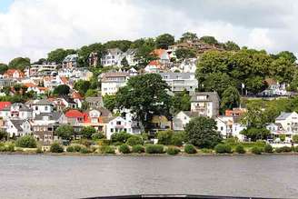 Misturando tradição e modernidade, Hamburgo é a segunda maior cidade da Alemanha. Entre seus destaques está o Treppenviertel, famoso pelas paisagens e pelo charme.