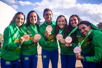 Medalhas: bronze na maratona feminina por Equipe e de Caio Bonfim na meia maratona (Gustavo Alves/CBAt)
