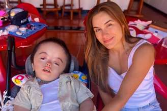 Noah e sua mãe, Bruna Massa