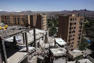 Complexo residencial em Teerã após ser bombardeado por forças israelenses e americanas