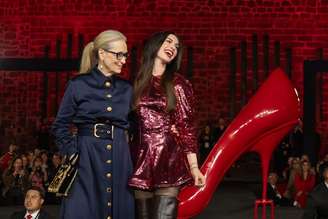 Anne Hathaway e Meryl Streep participaram de pré-estreia de O Diabo Veste Prada 2 na Cidade do México