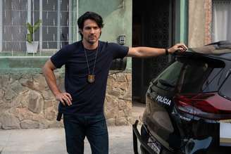 Paulinho, herói da trama, vai salvar a neta da namorada e devolver a paz para a família Maria das Graças