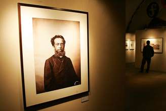 Novo livro sobre Machado de Assis é significativo para os estudos biográficos sobre o autor; na foto retrato de Machado feito pelo fotógrafo Marc Ferrez em exposição
