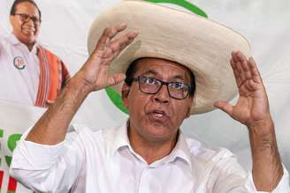 Sánchez aparece como provável candidato para disputar segundo turno presidencial com Keiko