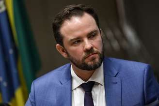 Em vez de recolocar 10% dos valores na meta em 2027, o governo foi além e anunciou a recolocação de 39,4% dos gastos com sentenças judiciais na conta