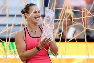 Aryna Sabalenka comemora título em Miami