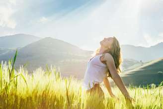 Afirmações positivas ajudam a alinhar a energia de cada signo logo pela manhã