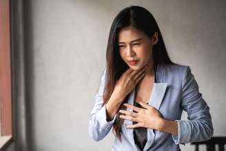 Veja os gargarejos que aliviam a sensação de garganta arranhando