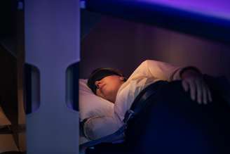 Os passageiros da classe econômica poderão se esticar e ter uma boa noite de sono no primeiro avião comercial do mundo com “cápsulas de dormir”.