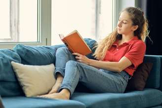 Pausa na rotina durante o feriado é ideal para explorar novas narrativas e ampliar o olhar com livros