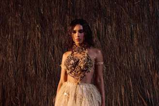 Anitta posa para visuais de seu novo álbum