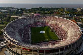 O estádio Mâs Monumental, onde foi realizado o clássico neste domingo