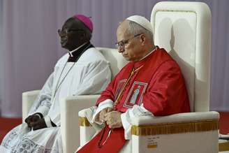 O Papa Leão XIV visita o Santuário Mariano de Mama Muxima, em Angola, um dos mais importantes locais de peregrinação do país, onde se une aos fiéis na oração do Rosário em 19 de abril de 2026, em Muxima, Angola