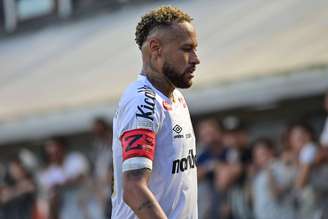 Com Neymar, Santos manterá a hegemonia contra o Coritiba e aliviará a pressão?