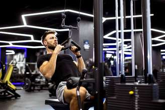 Exercícios de força ajudam a proteger a saúde do fígado